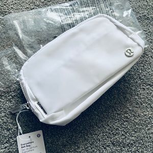 Lululemon everywhere belt 1L